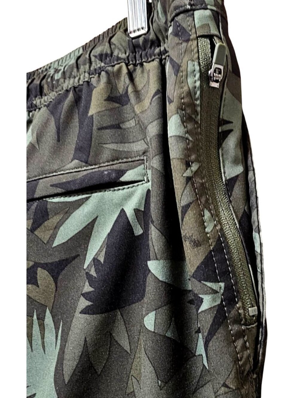 Goodfellow & Co Mens XL Green Camo Swim Trunks With Mesh Lining & Zipper Pocket - Picture 5 of 14